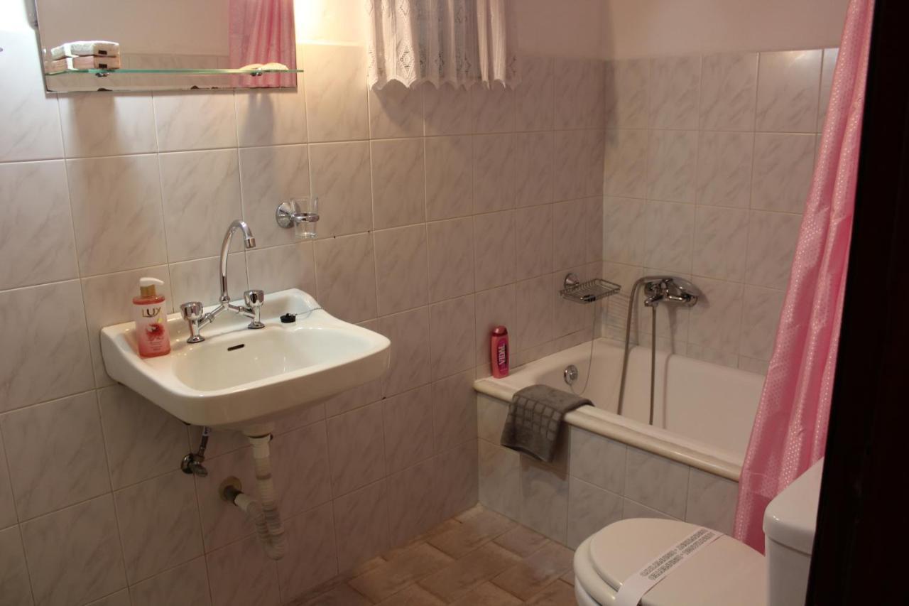 Aaron Apartments Ферма Экстерьер фото